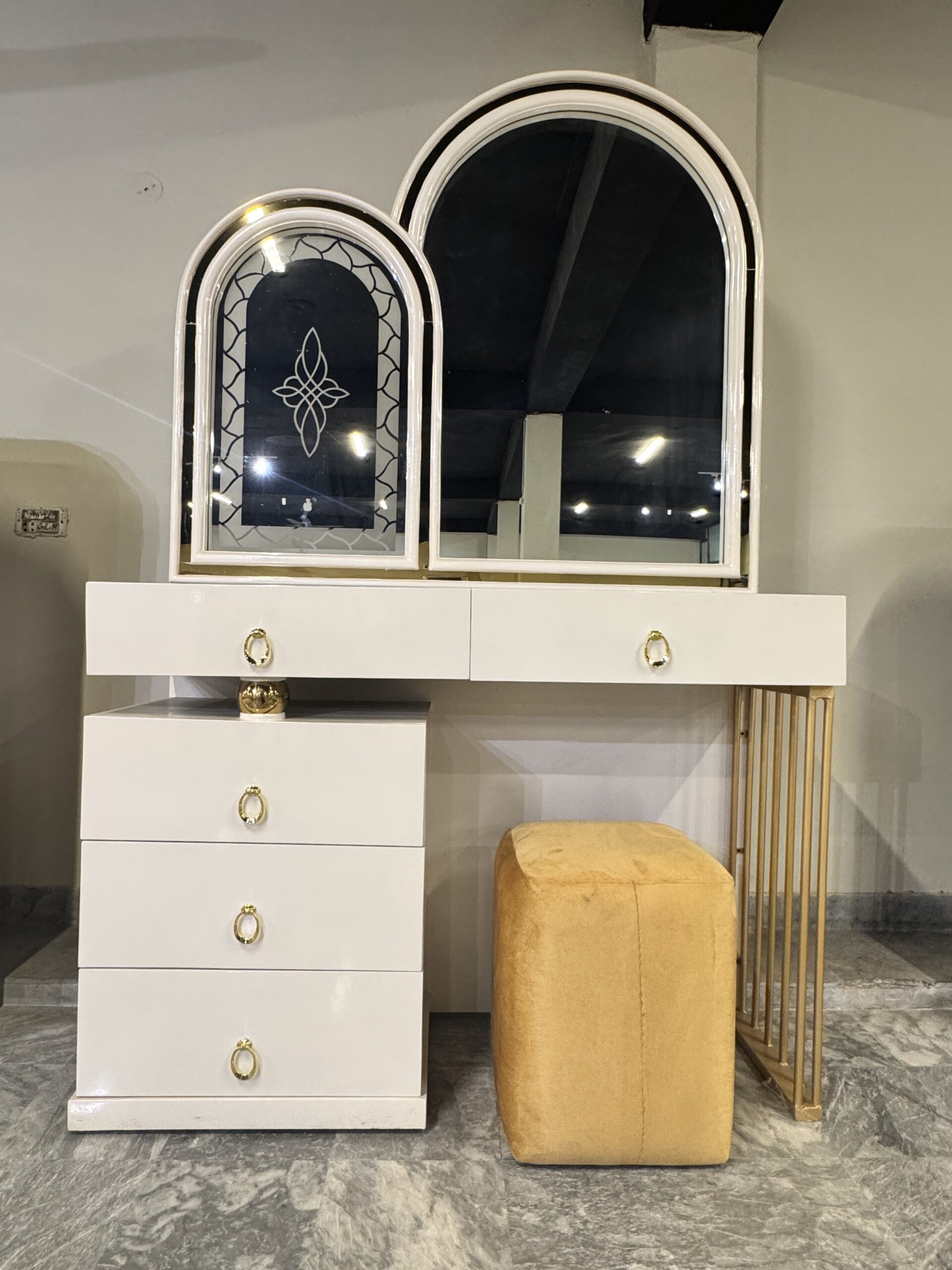 The Royal Marquise Glaze Suite BS-09 - Image 5