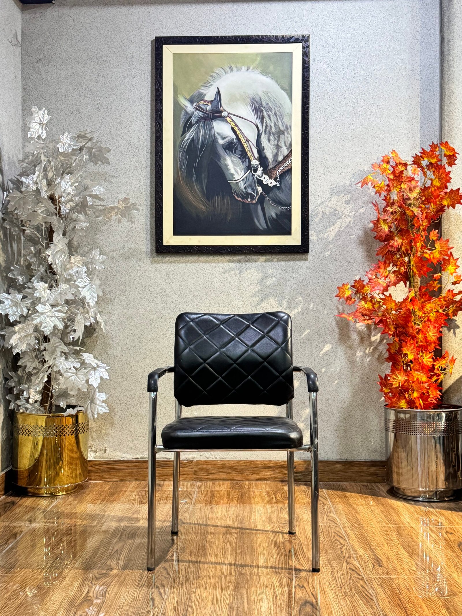 Metro Executive Guest Chair in Chrome & Black Leather VC-07 - Image 2