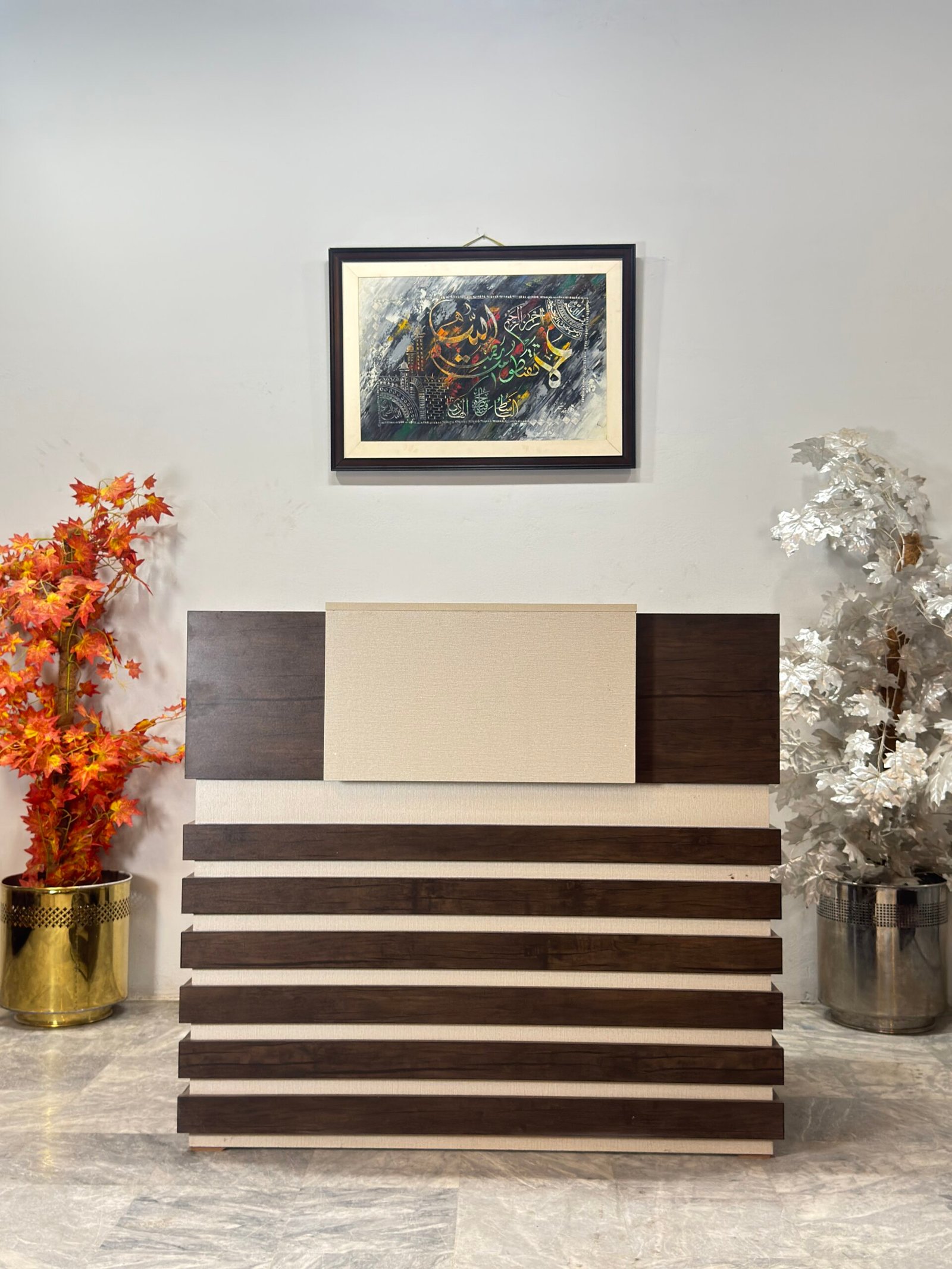 Modern Dual-Tone Slatted Reception Desk RT 01