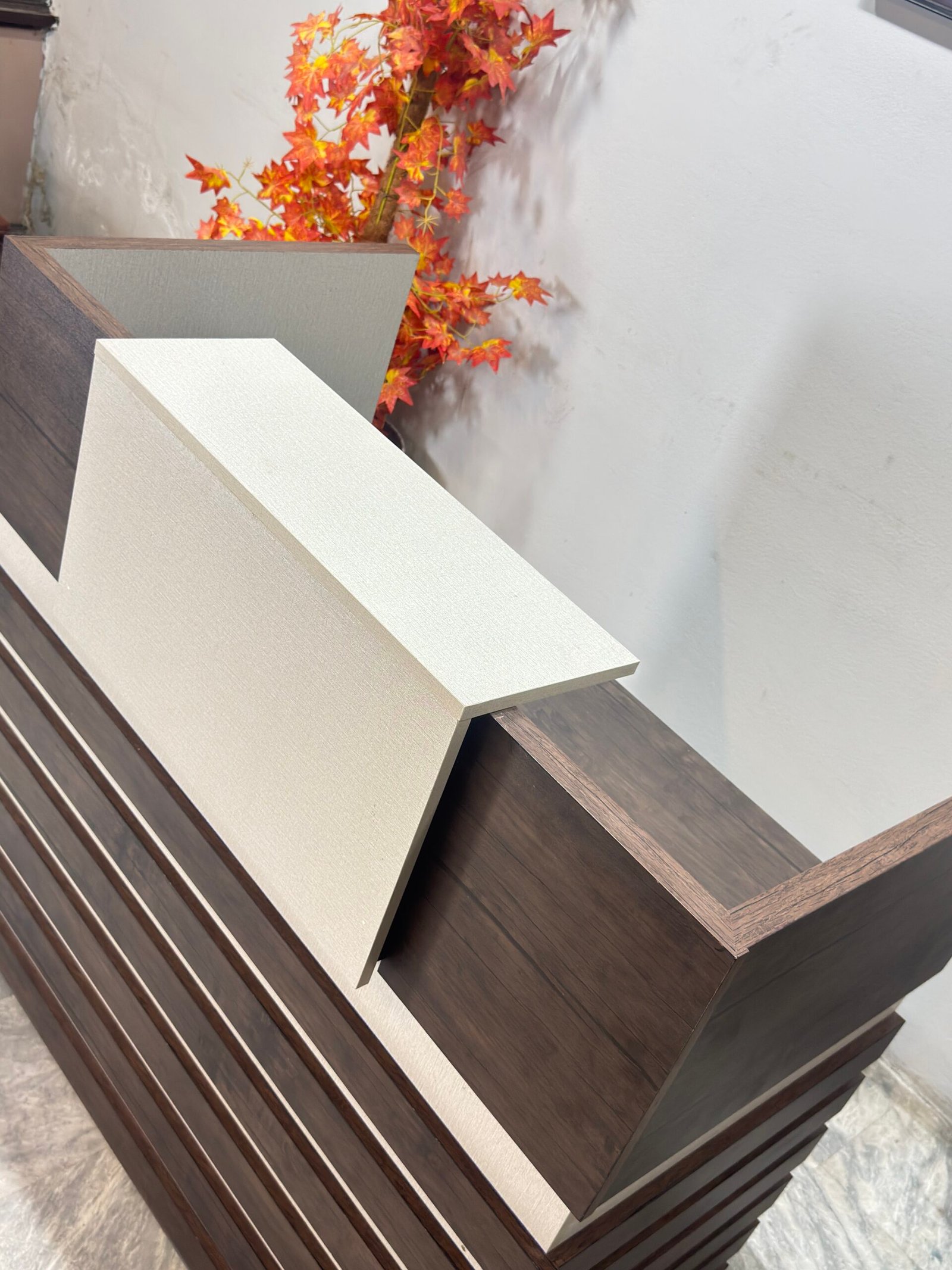 Modern Dual-Tone Slatted Reception Desk RT 01 - Image 2